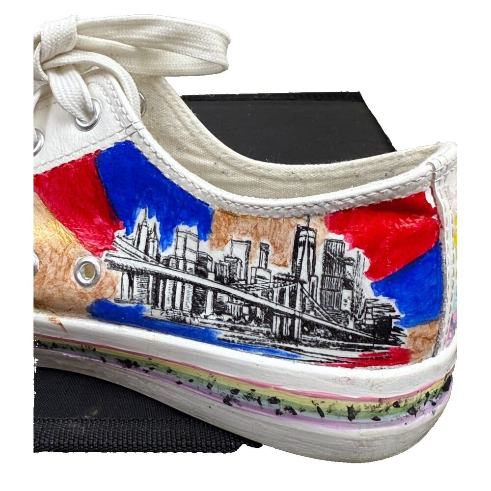 Hand-Painted White Women’s Low-Top Sneakers with City Skyline Detail